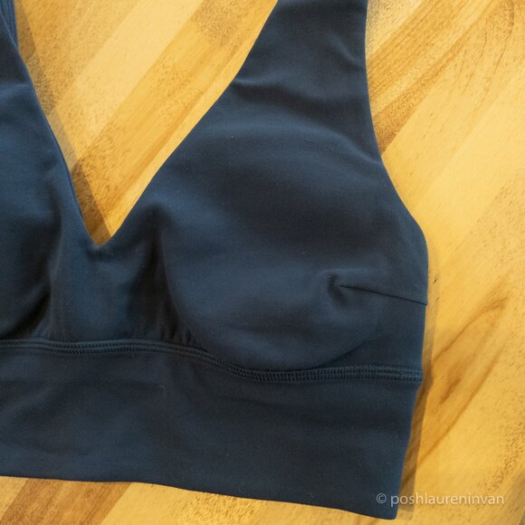 lululemon Align™ V-Neck Bra – Navy – US 6 - Picture 5 of 9